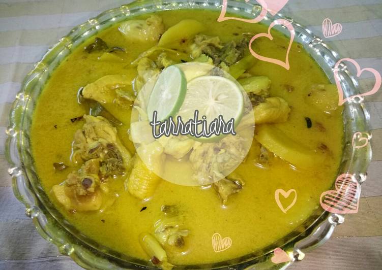 Langkah Mudah untuk Membuat Chicken Potatoes with Coconut milk served with steamed rice yang Enak Banget