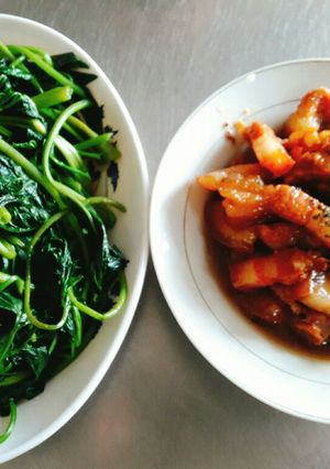Hình của món Đọt lang luộc chấm thịt kho tiêu (thịt kho mỡ trong).
