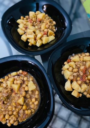 A picture of Chickpeas Chaat.