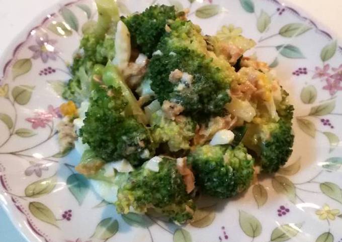 Salad Brokoli Tuna dressing telur mayones foto resep utama