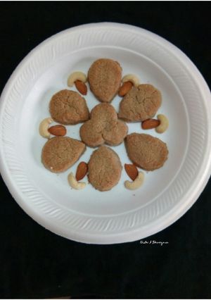 A picture of Falahari cookies.