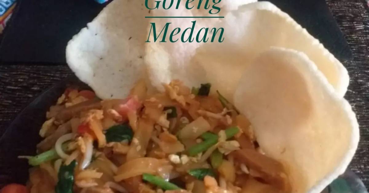 Kwetiau Goreng Medan dalam wajan penggorengan