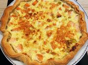 Une photo de saumon poireaux