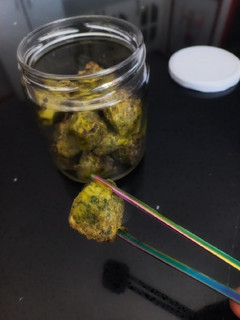 Una foto de Pesto en conserva