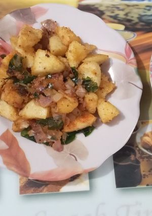 A picture of Spicy fried idlis.