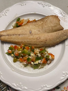 Una foto de Lubina de ración frita con vinagreta