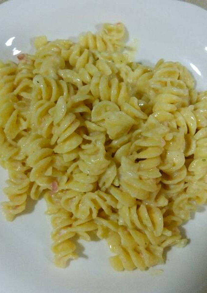 Una foto de Fusilli carbonara