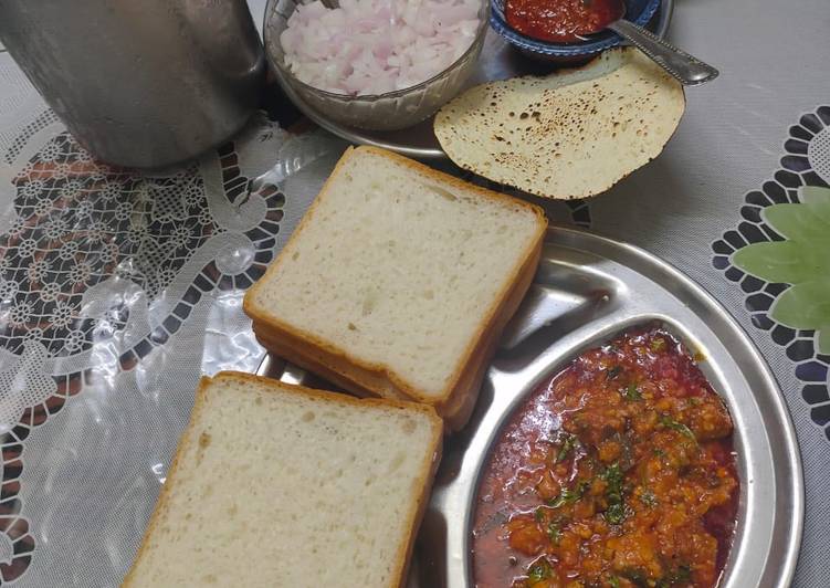 Step-by-Step Guide to Make Super Quick Homemade Pav bhaji