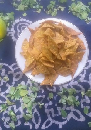 મેથી નમક પારા(methi namak para in Gujarati) રેસીપી મુખ્ય ફોટો