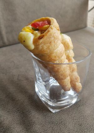 પીઝા કોન(pizza cone in Gujarati) રેસીપી મુખ્ય ફોટો