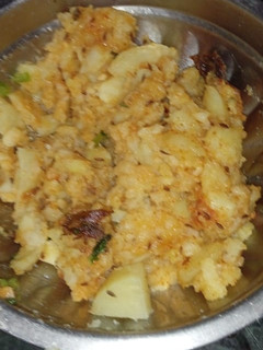 चटपटे भूनें आलू (chatpate vune aloo recipe in Hindi) रेसिपी मुख्य फोटो