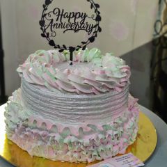 A picture of Strawberry Flavor Shimmer Cake.