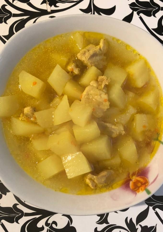 Ну очень вкусная тушеная картошка с курицей