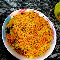 A picture of Garlic poha🤩.