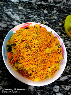 A picture of Garlic poha🤩.