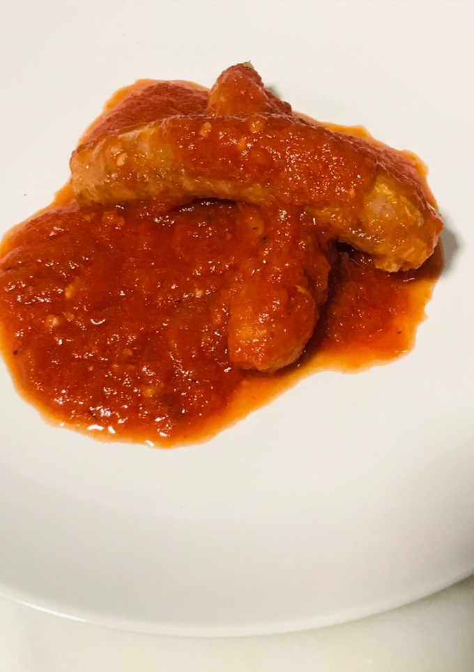 Una foto de Longanizas frescas de Ontinyent, con tomate 🍅