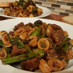 A picture of Sausage Orrichette with Broccolini.
