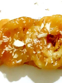 इन्स्टंट जिलेबी (instant jalebi recipe in marathi) रेसिपी चे मुख्य फोटो