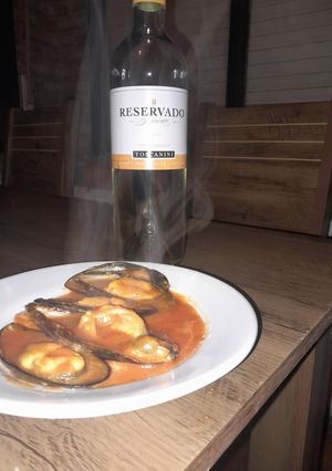 Una foto de Mejillones en salsa
