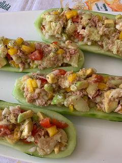 Una foto de Pepinos rellenos de atún