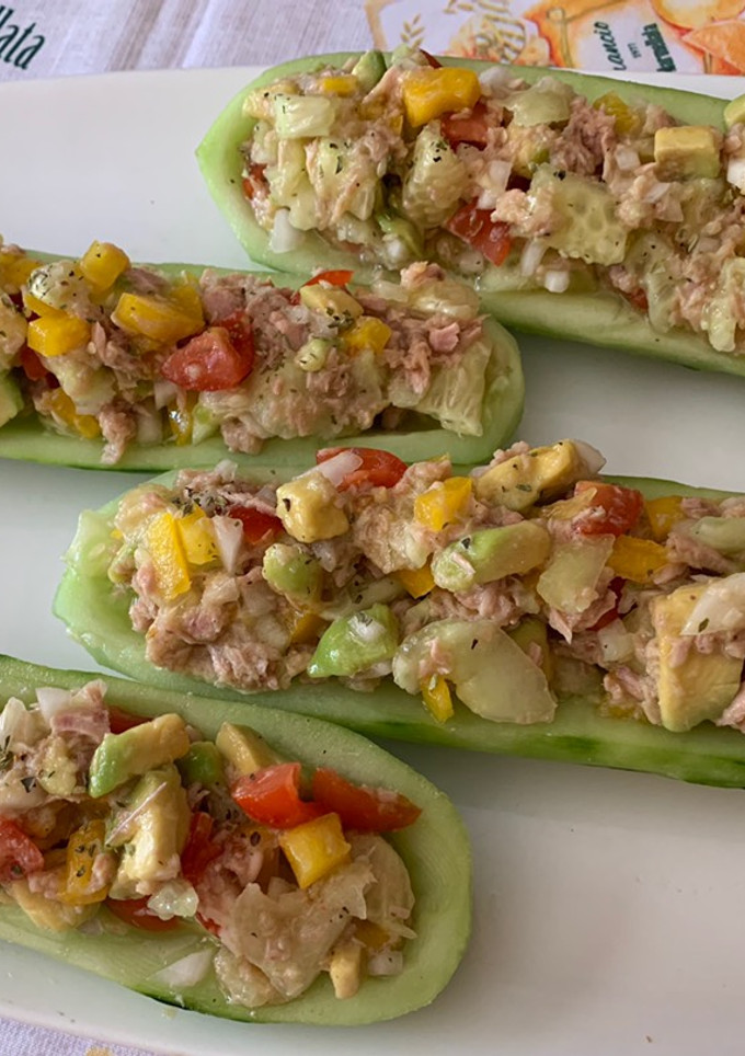 Una foto de Pepinos rellenos de atún