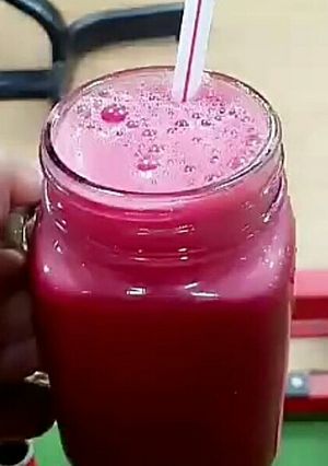 A picture of Pomegranate juice.