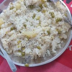 A picture of Mater aloo wali rice.