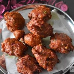 A picture of Vegetable and black split lentils fritters recipe.
