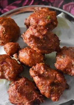 A picture of Vegetable and black split lentils fritters recipe.