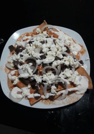 Una foto de Chilaquiles de carne de res 😙😀👌👌👌