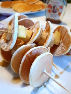 Foto di Spiedini di mini Pancakes con Frutta 🥞