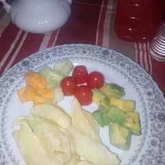 A picture of Avocado Salad and Chips.