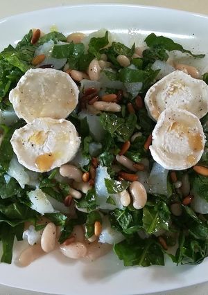 Una foto de Ensalada de bacalao con aceite de sésamo