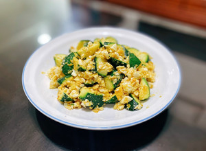 不用調味、史上最簡單｜鹹蛋節瓜 的食譜成品照片
