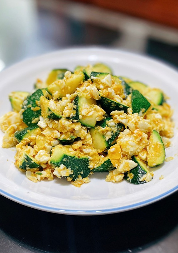 不用調味、史上最簡單｜鹹蛋節瓜 的食譜成品照片