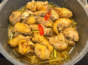 Hình của món Gà Xào Sả Ớt.