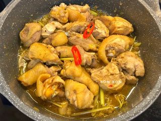 Gà Xào Sả Ớt