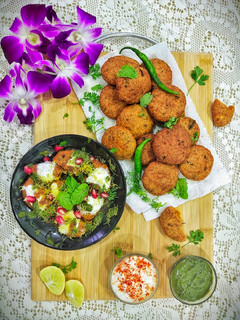 મગદાળની ટિક્કી (Moong Dal ki Tikki & Chaat) recipe in gujarati ) રેસીપી મુખ્ય ફોટો
