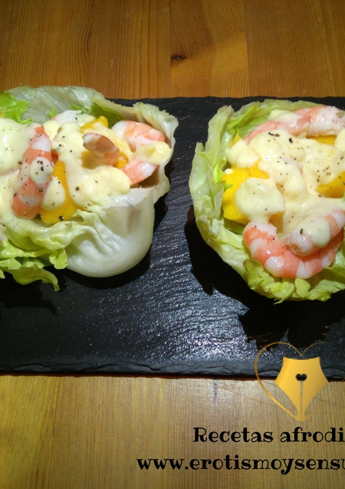 Una foto de Ensalada afrodisíaca de langostinos y mango