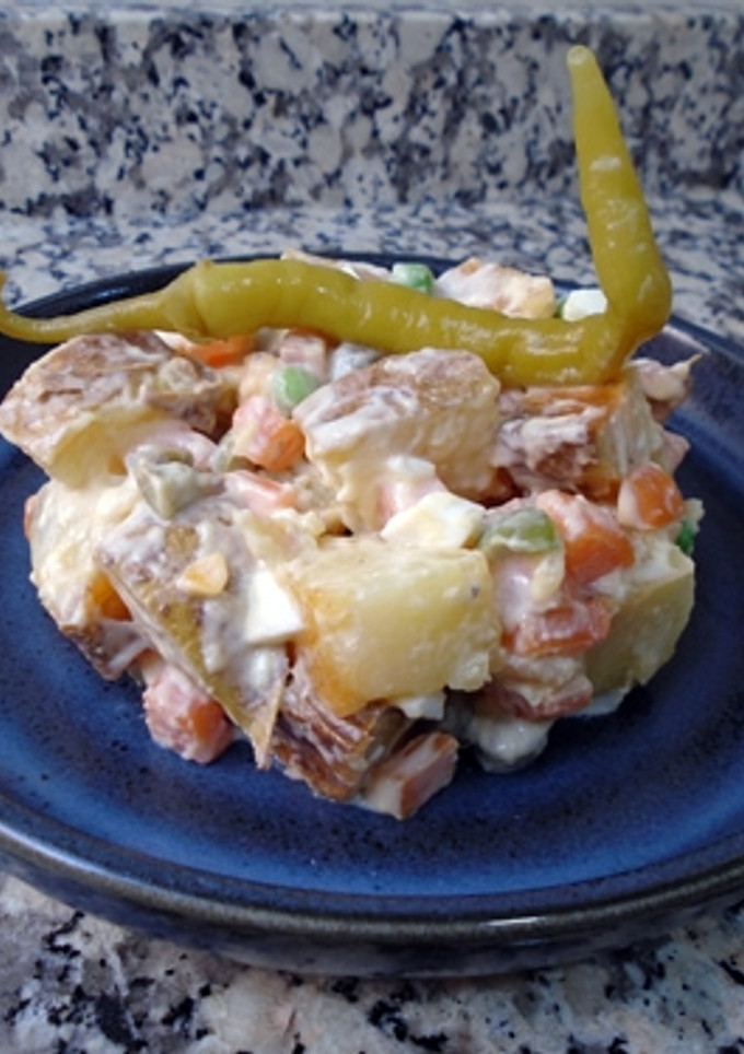 Una foto de Ensaladilla rusa de patatas asadas