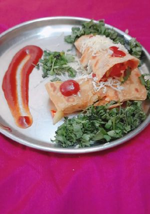 વેજીટેબલ ફ્રેન્કી (Vegetable Frankie Recipe In Gujarati) રેસીપી મુખ્ય ફોટો