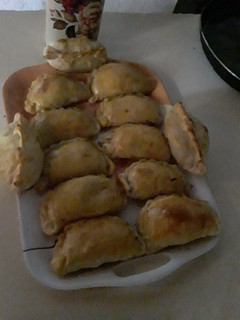 Una foto de EMPANADAS CRIOLLAS CASERAS CON MASA CASERA DE HORNO😀🇦🇷🇦🇷