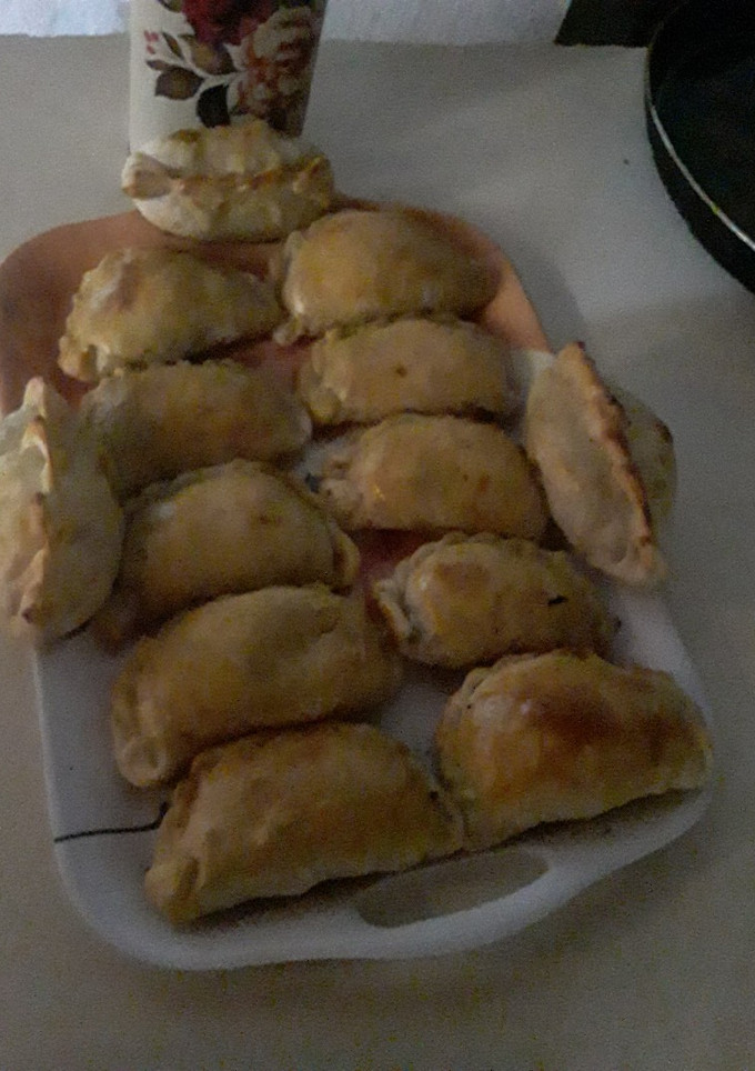 Una foto de EMPANADAS CRIOLLAS CASERAS CON MASA CASERA DE HORNO😀🇦🇷🇦🇷
