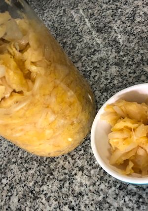 Una foto de Encurtido Sauerkraut de repollo verde
