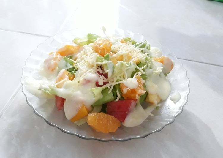 Cara Gampang Membuat Salad, Lezat Sekali