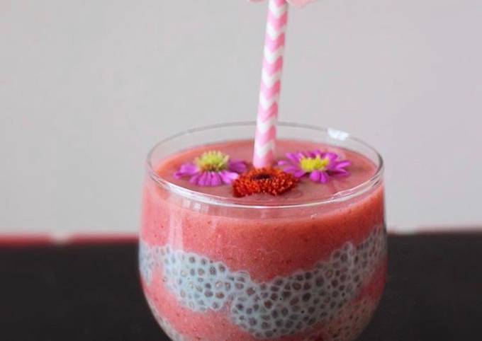 Strawberry Watermelon chia pudding smoothie
