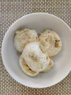 A picture of 3 ingredients Mango Ice cream.