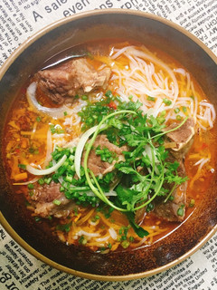 A picture of Bún Bò Huế.
