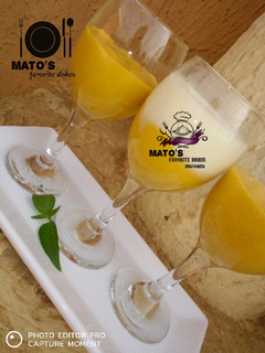 A picture of Mango liquid ice cream.