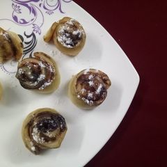 A picture of Cinnamon Roll.